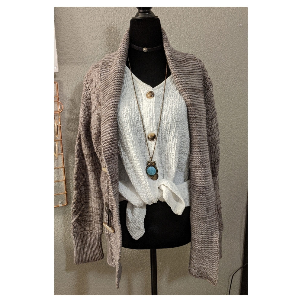 SOLD Chunky knitted wool cardigan
